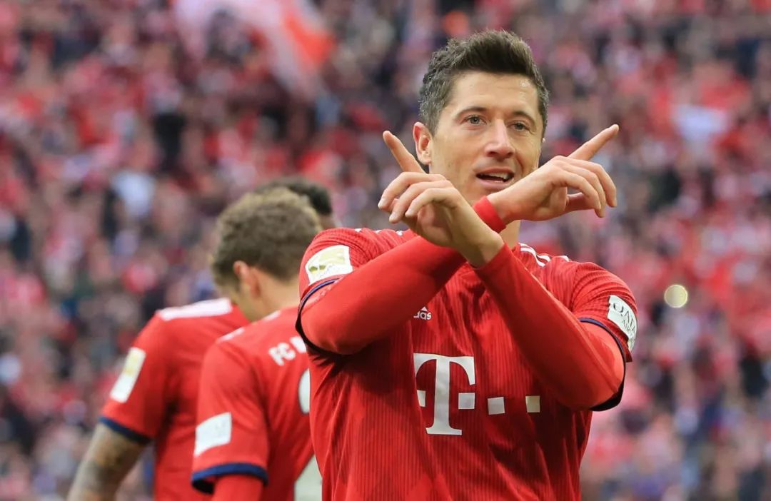 德国横扫秘鲁，格纳布里制霸全场