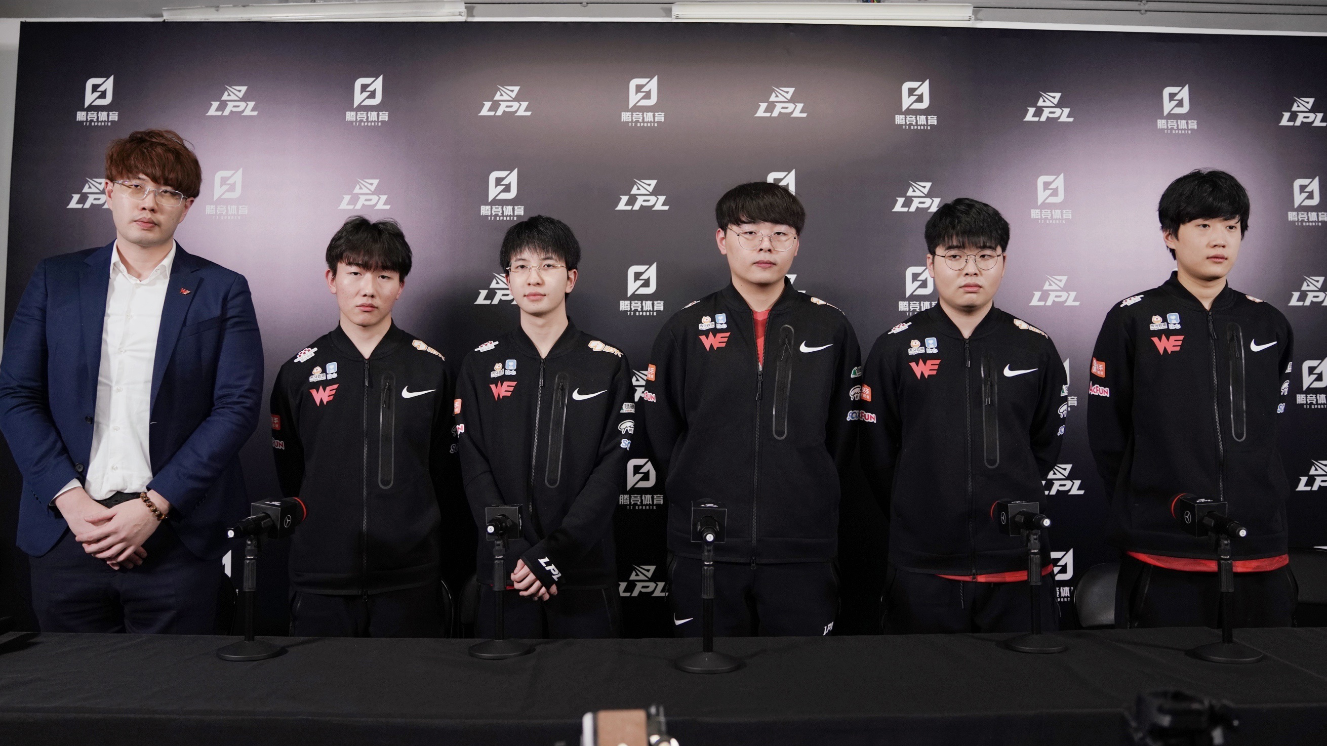 英雄联盟选手刷新世界纪录，震撼全场