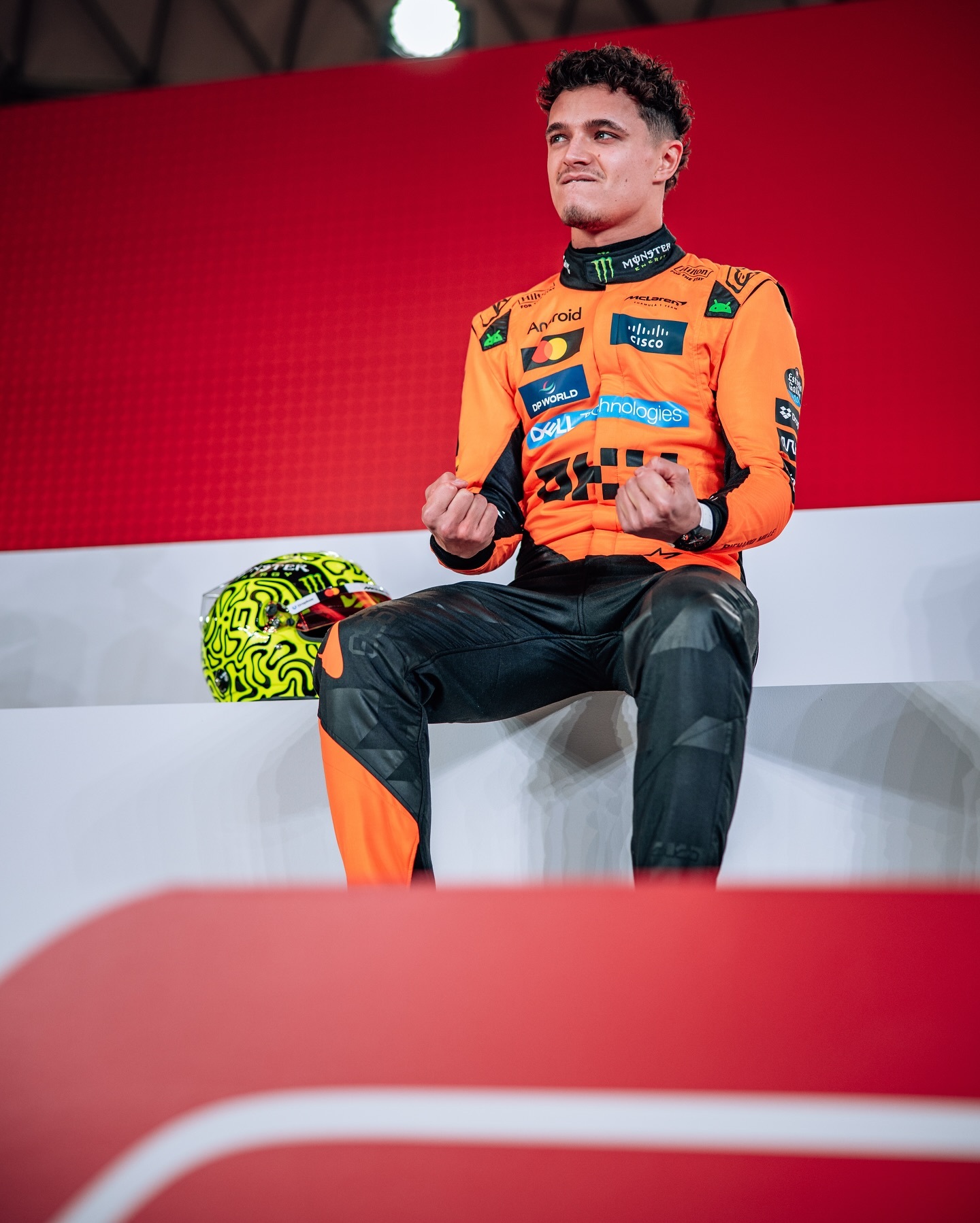 包含索伯车队完胜红牛二队，勒克莱尔统治全场的词条