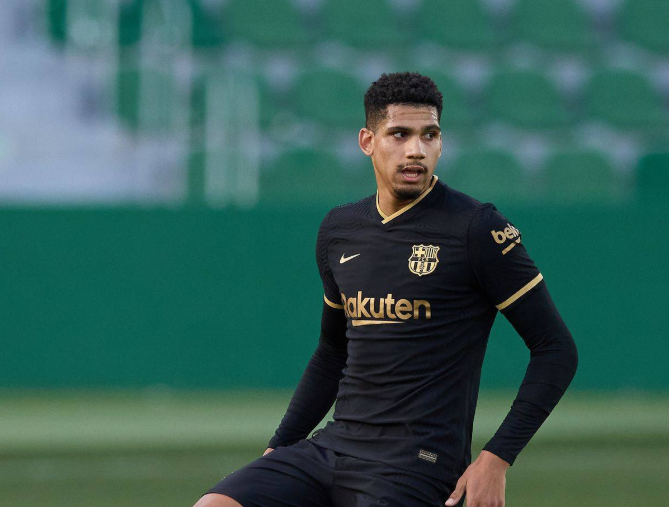 法国碾压乌拉圭，加维扛起全队