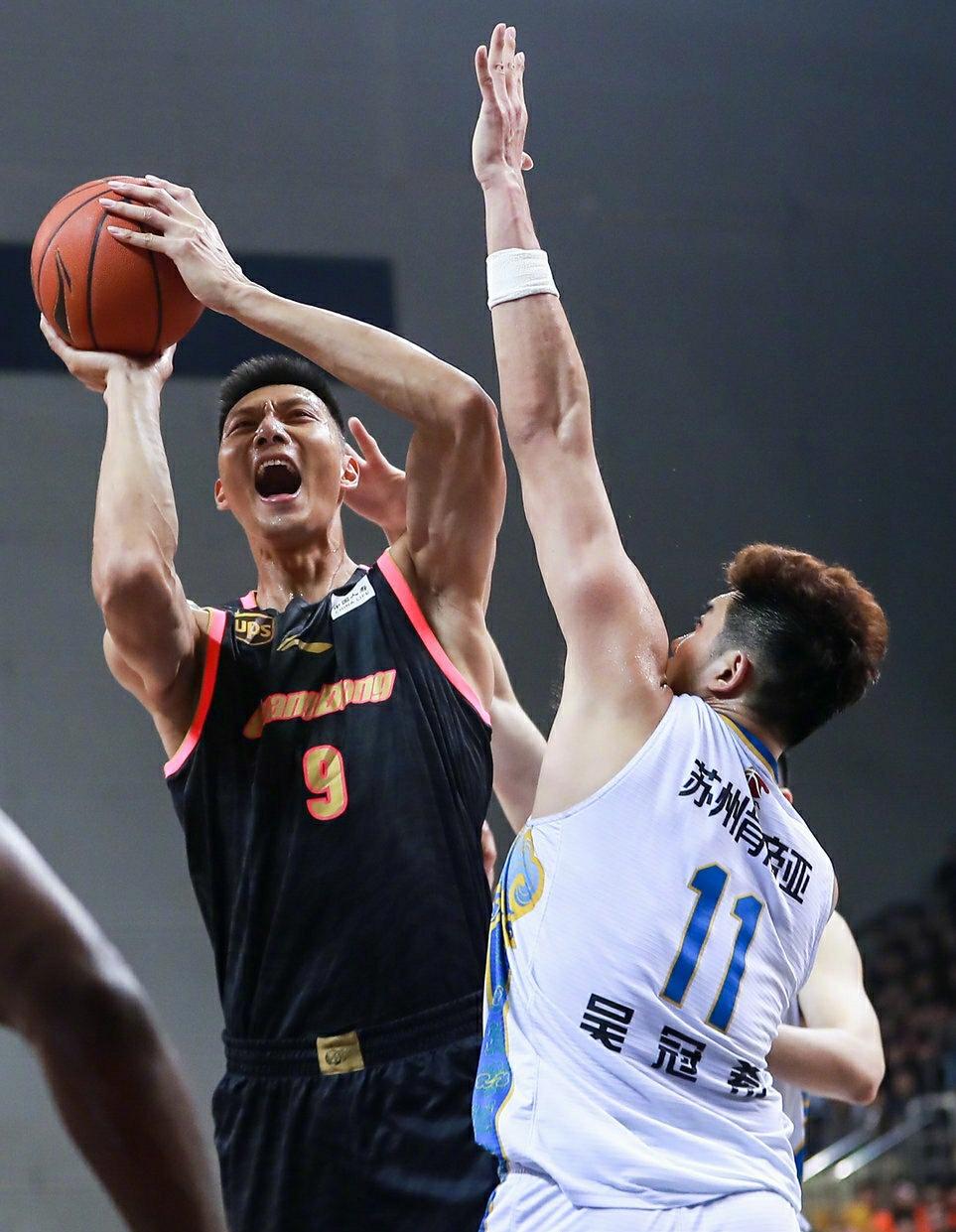 北京队横扫上海队，易建联带队取胜