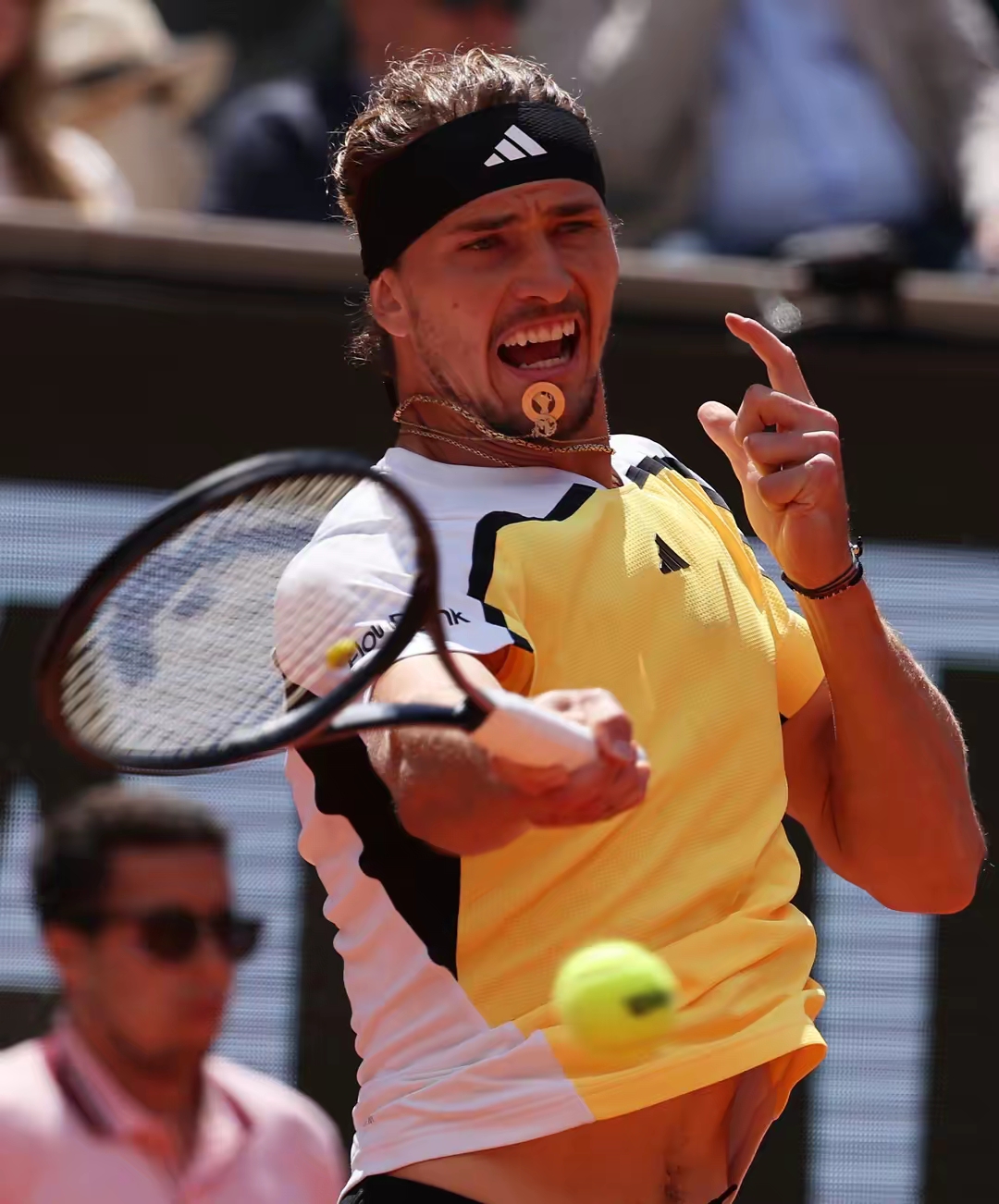 戴维斯杯逆转年终总决赛，兹维列夫状态火热