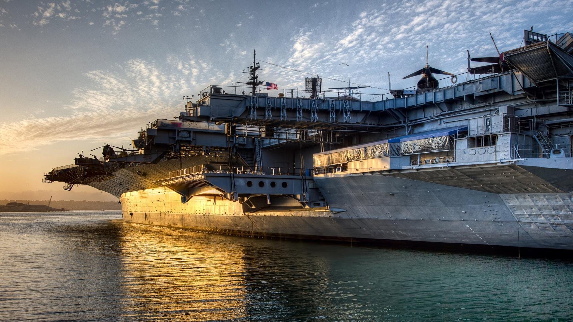 镰与盾，德罗赞挥出的，是两个时代的双生信条