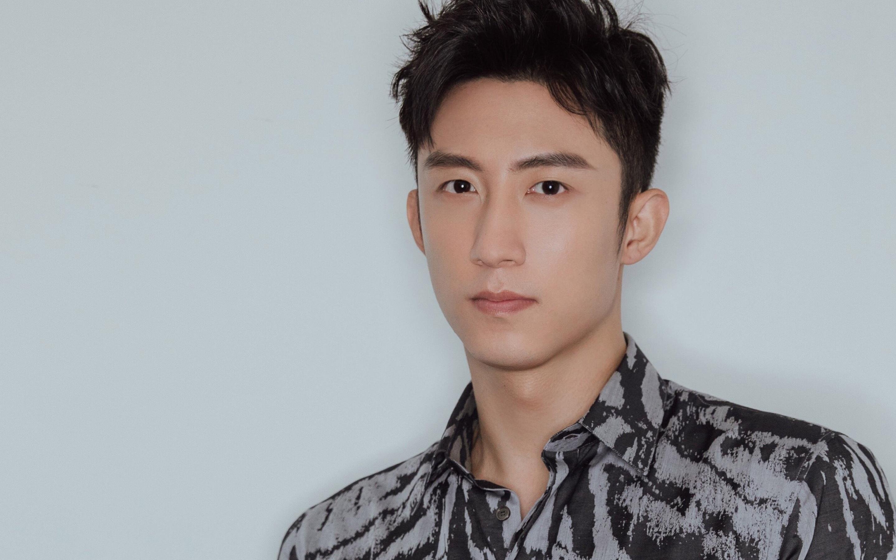 引擎轰鸣与绿茵硝烟，当F1战术进站足球场，拜仁如何踏平南非？