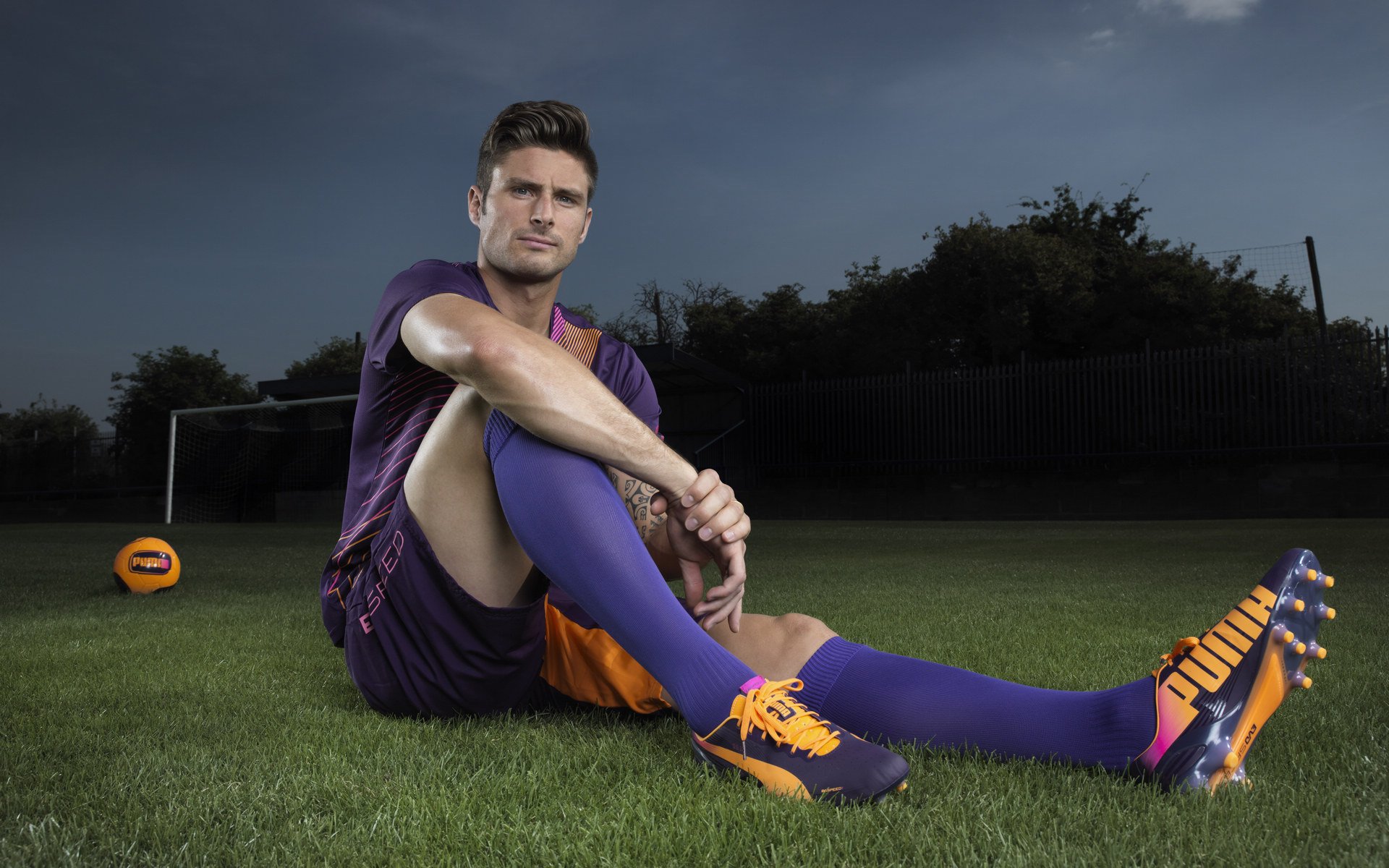 神奇绝杀！浓眉惊天一掷终结悬念，湖人虎口拔牙胜雷霆